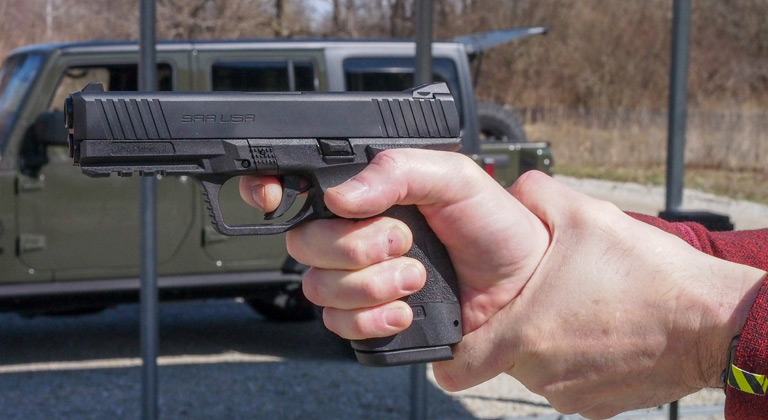 Do Make This Common Grip Mistake While Shooting? [VIDEO]